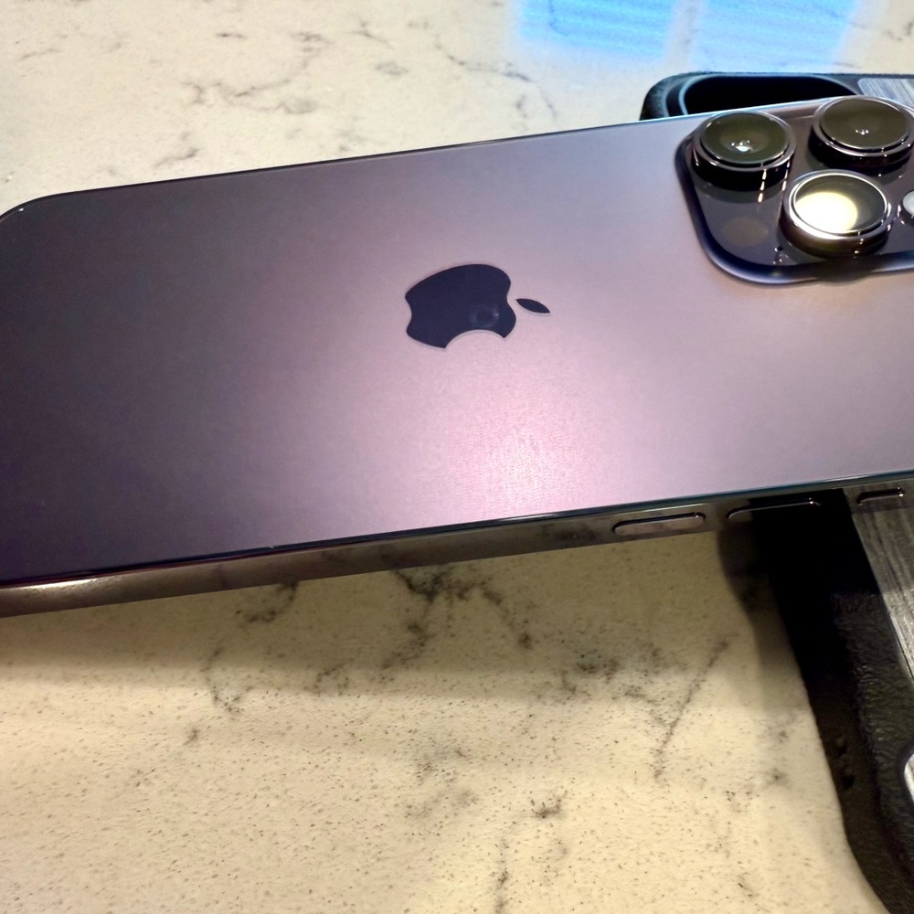 Apple iPhone in Deep Purple with Case - Picture 4 of 13